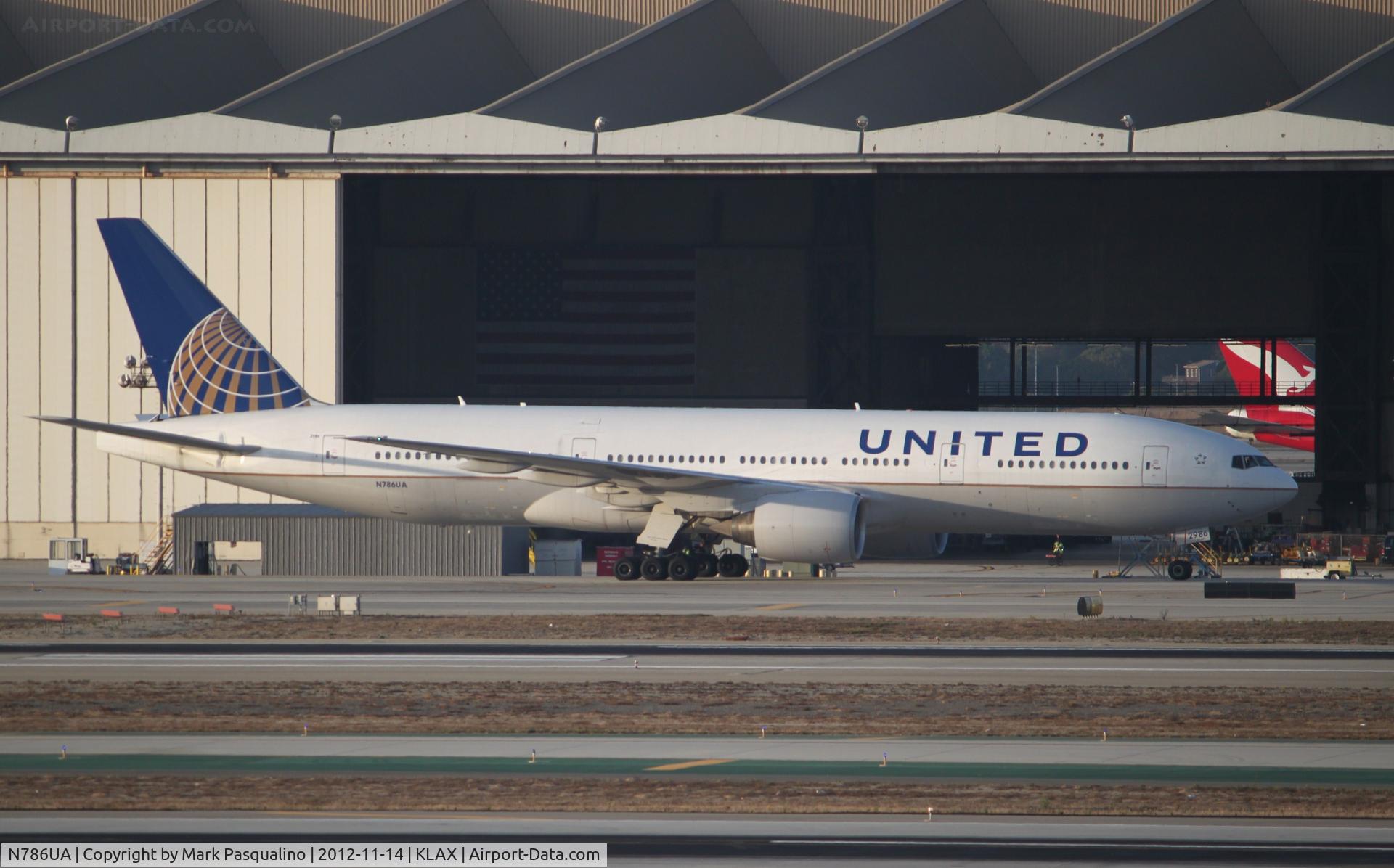 N786UA, 1997 Boeing 777-222/ER C/N 26938, Boeing 777-200