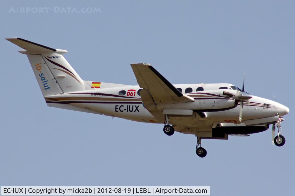 EC-IUX, 2003 Raytheon B200 King Air C/N BB-1840, Landing