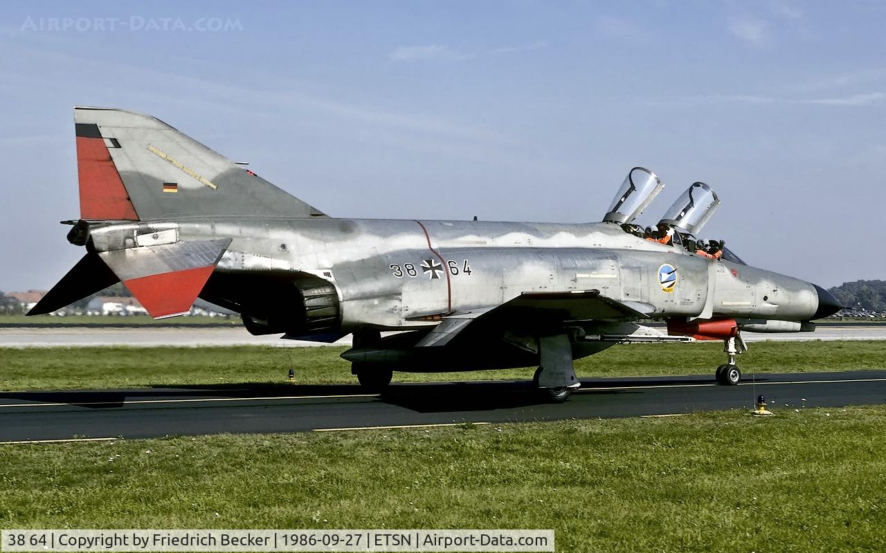 38 64, 1972 McDonnell Douglas F-4F Phantom II C/N 4782, taxying to the flightline at Fliegerhorst Neuburg