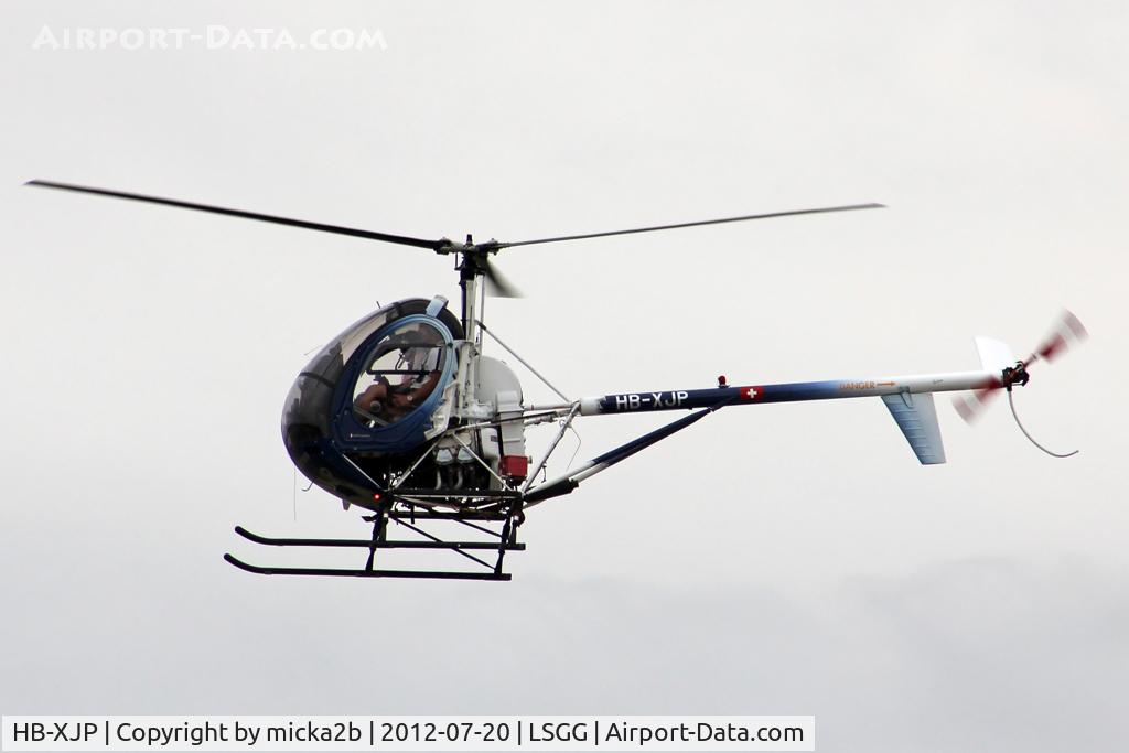 HB-XJP, 1996 Schweizer 269C C/N S-1731, In flight