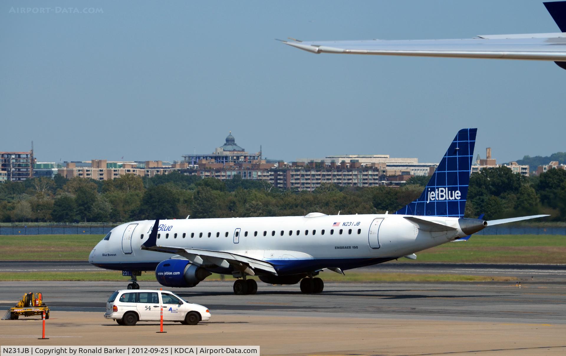 N231JB, 2006 Embraer 190AR (ERJ-190-100IGW) C/N 19000033, Taxi DCA