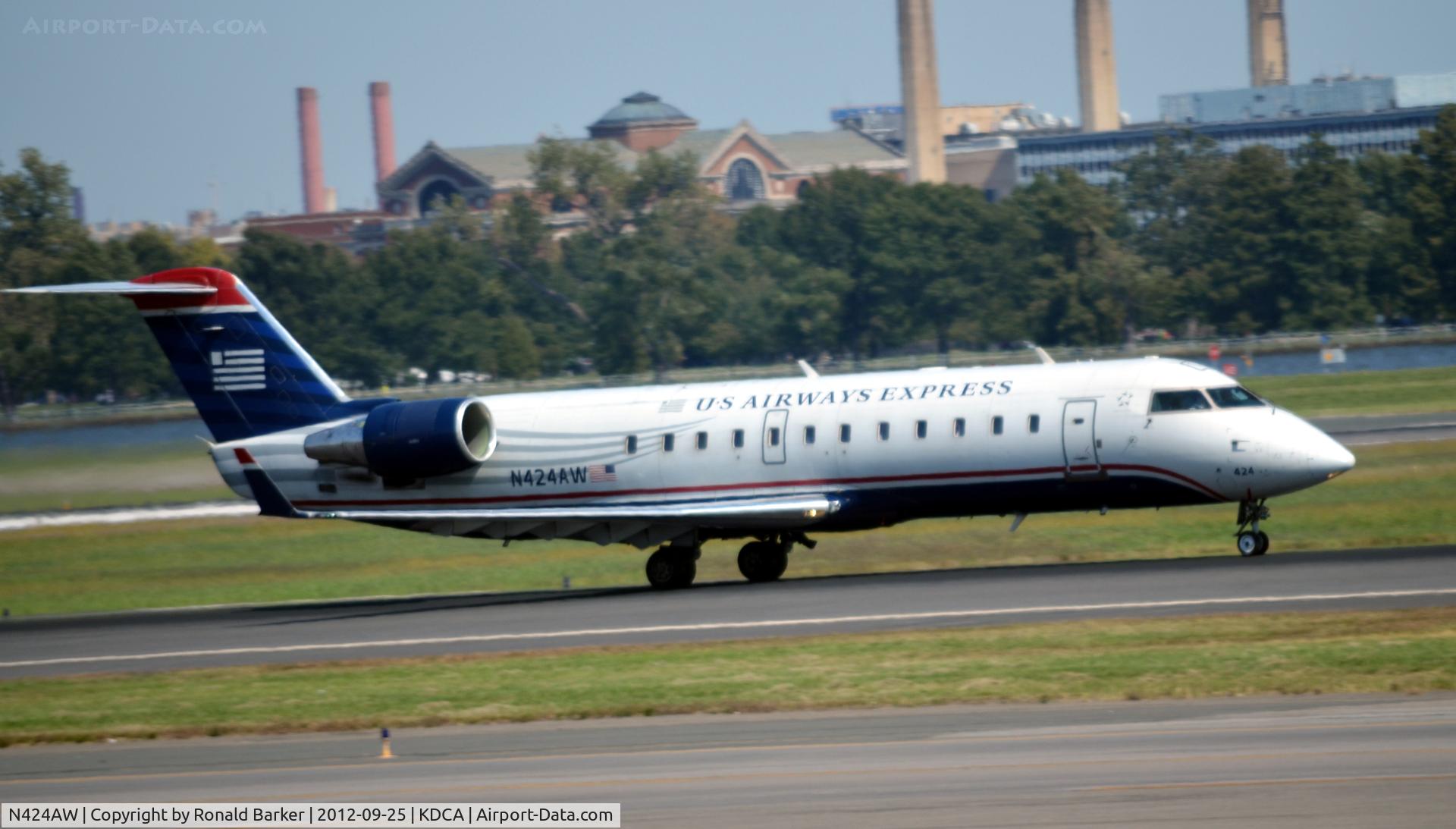 N424AW, 2002 Bombardier CRJ-200LR (CL-600-2B19) C/N 7656, Takeoff DCA
