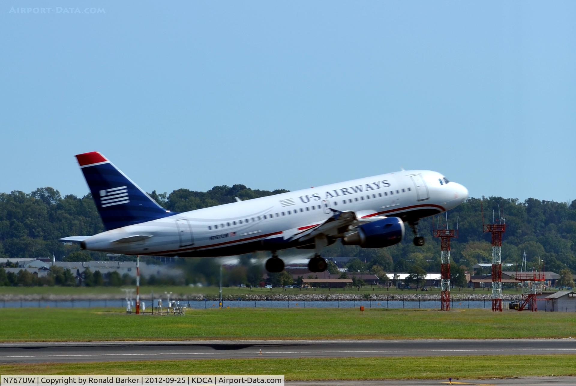 N767UW, 2000 Airbus A319-112 C/N 1382, Takeoff DCA