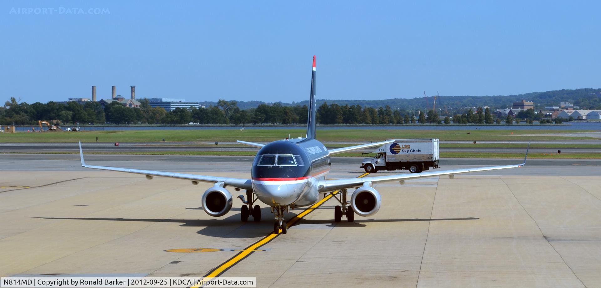 N814MD, 2004 Embraer 170SU (ERJ-170-100SU) C/N 17000033, Taxi DCA