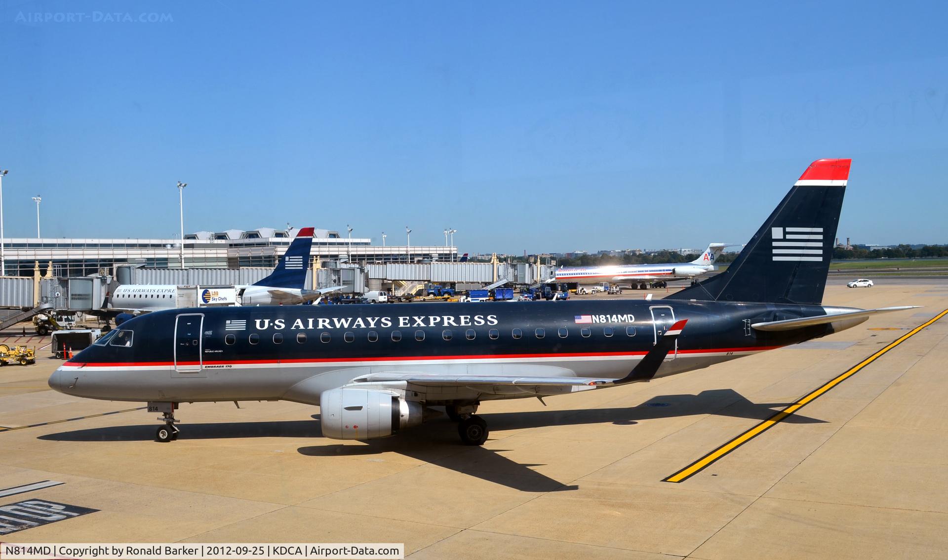 N814MD, 2004 Embraer 170SU (ERJ-170-100SU) C/N 17000033, Taxi DCA