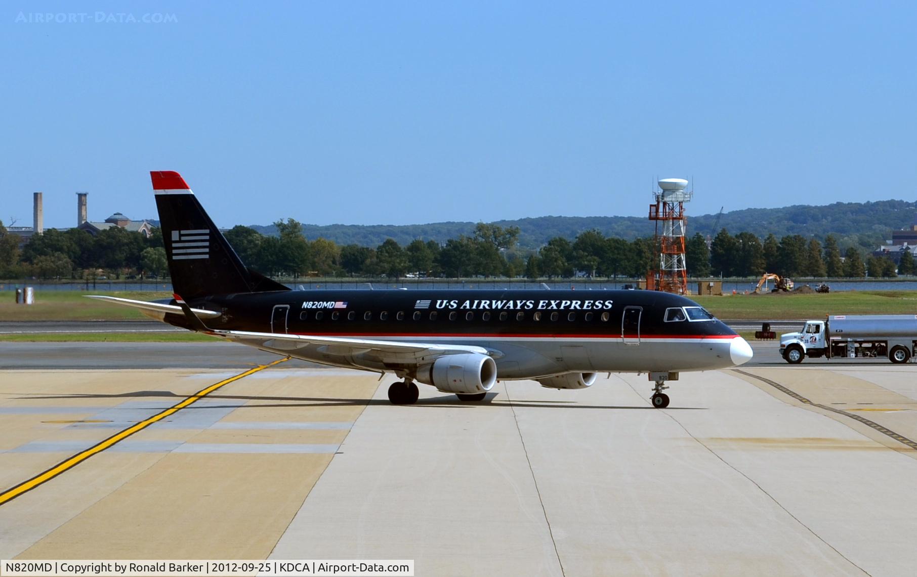 N820MD, 2004 Embraer 170SU (ERJ-170-100SU) C/N 17000041, Taxi DCA