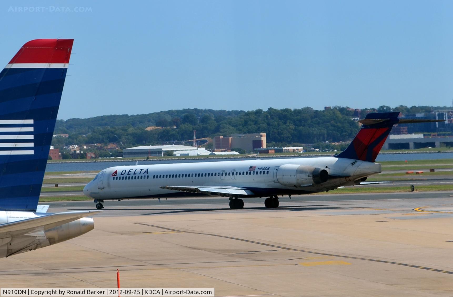 N910DN, 1995 McDonnell Douglas MD-90-30 C/N 53390, Taxi DCA