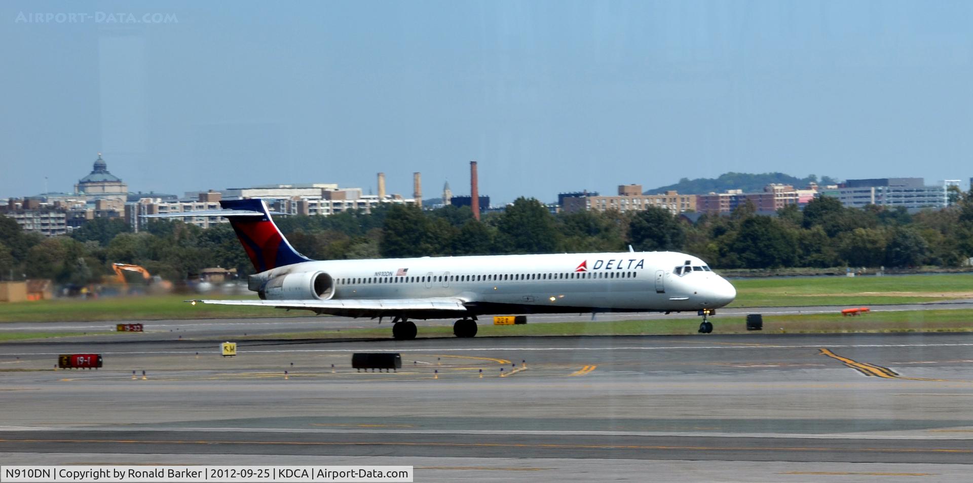 N910DN, 1995 McDonnell Douglas MD-90-30 C/N 53390, Takeoff DCA