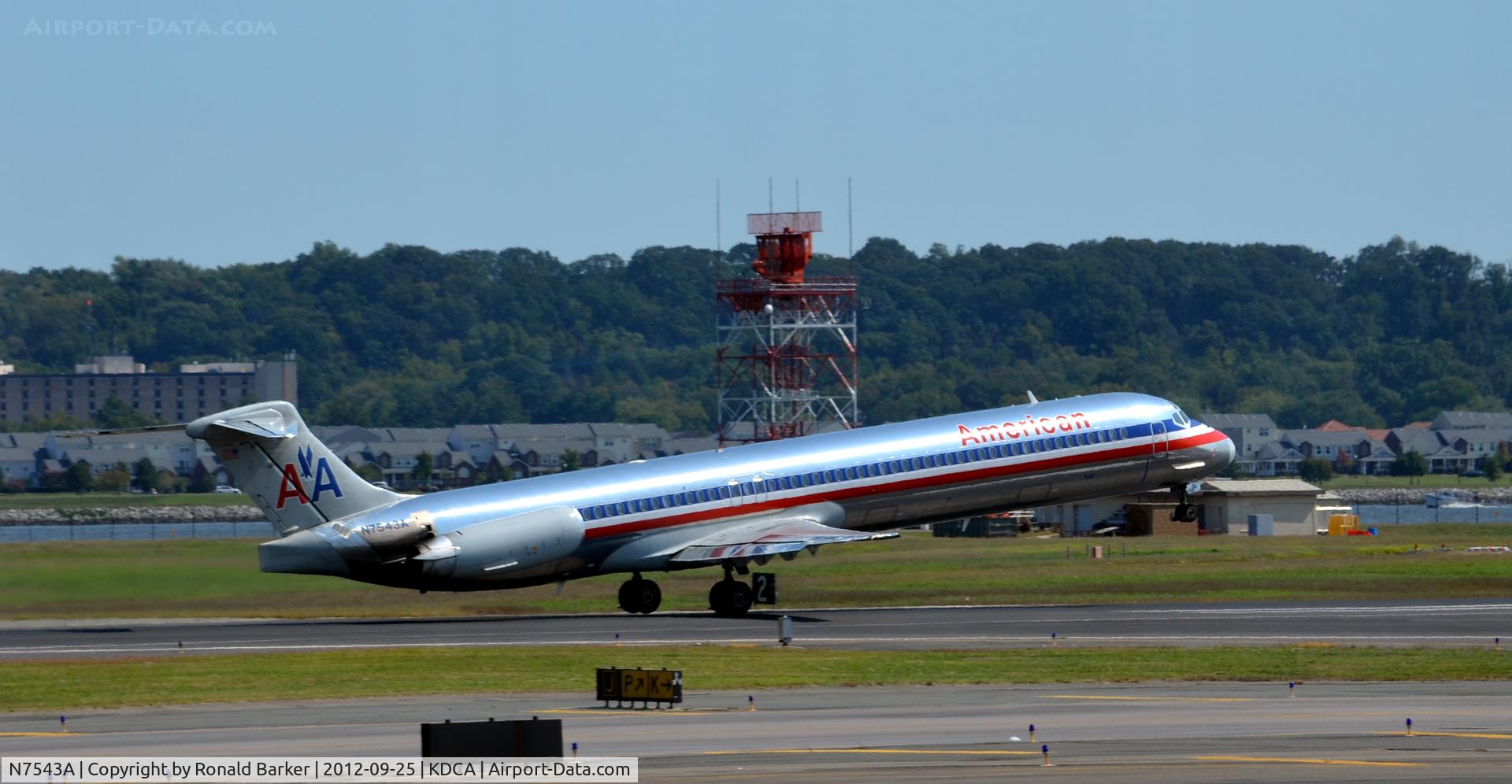 N7543A, 1990 McDonnell Douglas MD-82 (DC-9-82) C/N 53025, Takeoff DCA