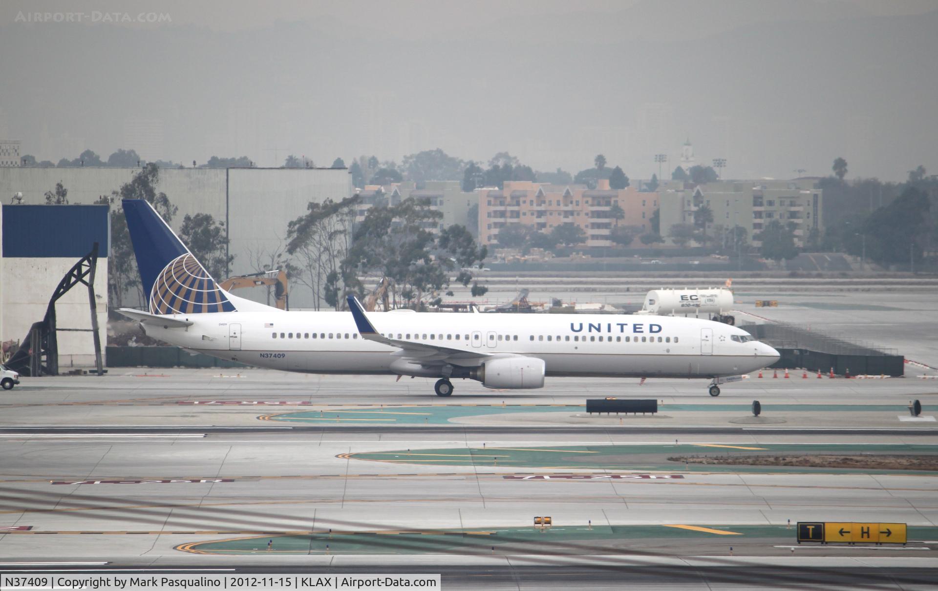 N37409, 2001 Boeing 737-924 C/N 30126, Boeing 737-900