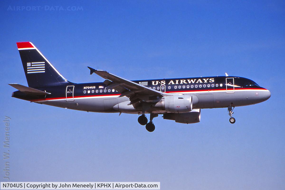 N704US, 1998 Airbus A319-112 C/N 0922, Feb. 2001