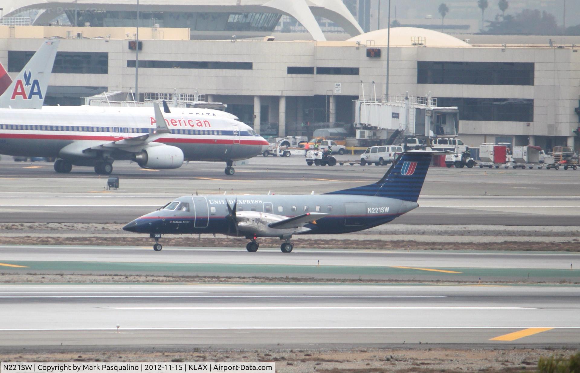 N221SW, 1994 Embraer EMB-120ER Brasilia C/N 120.290, EMB-120ER