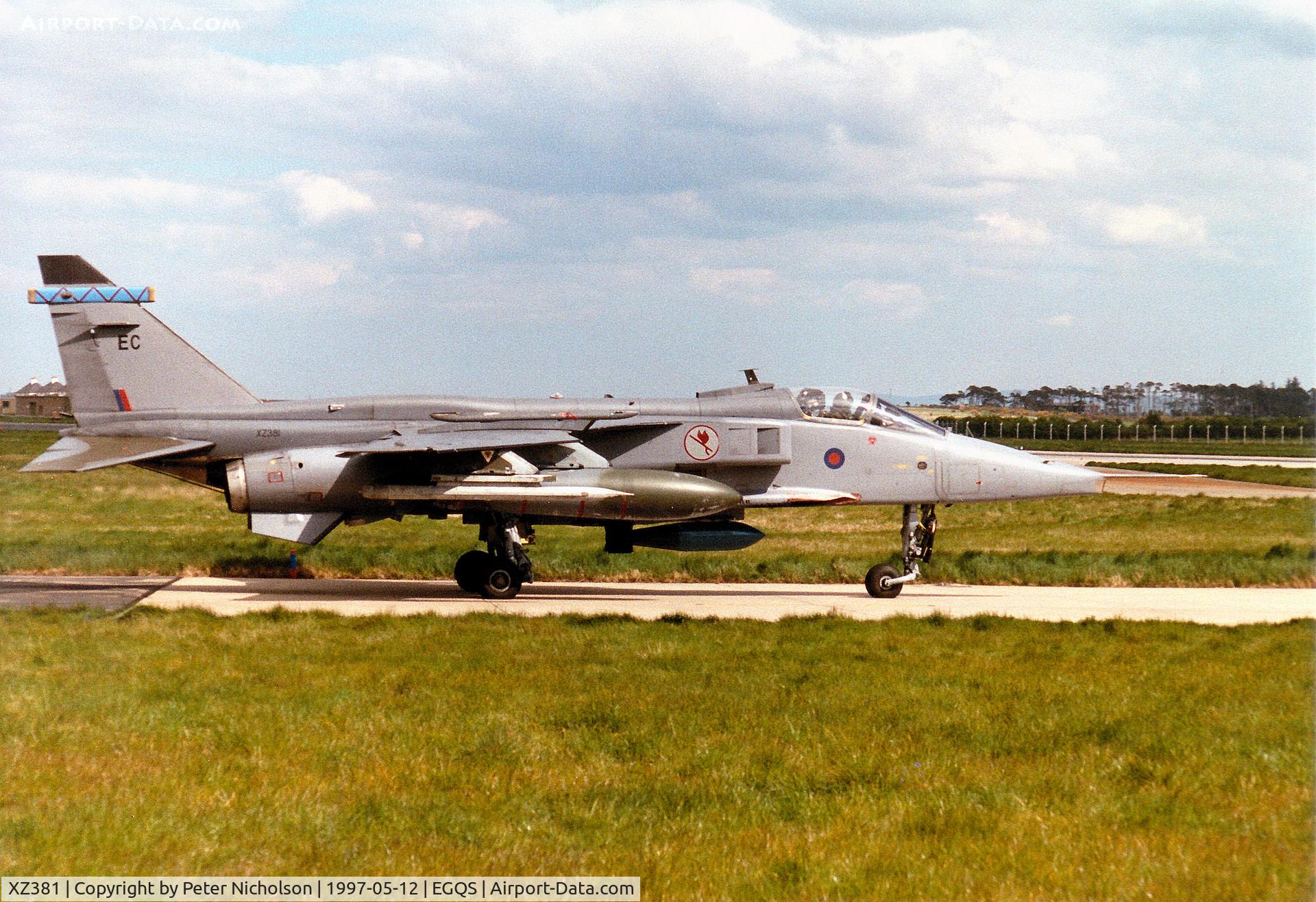 XZ381, 1977 Sepecat Jaguar GR.1A C/N S.146, Jaguar GR.1A, callsign Boxer 6, of 6 Squadron at RAF Coltishall taxying to Runway 05 at RAF Lossiemouth in the Summer of 1997.
