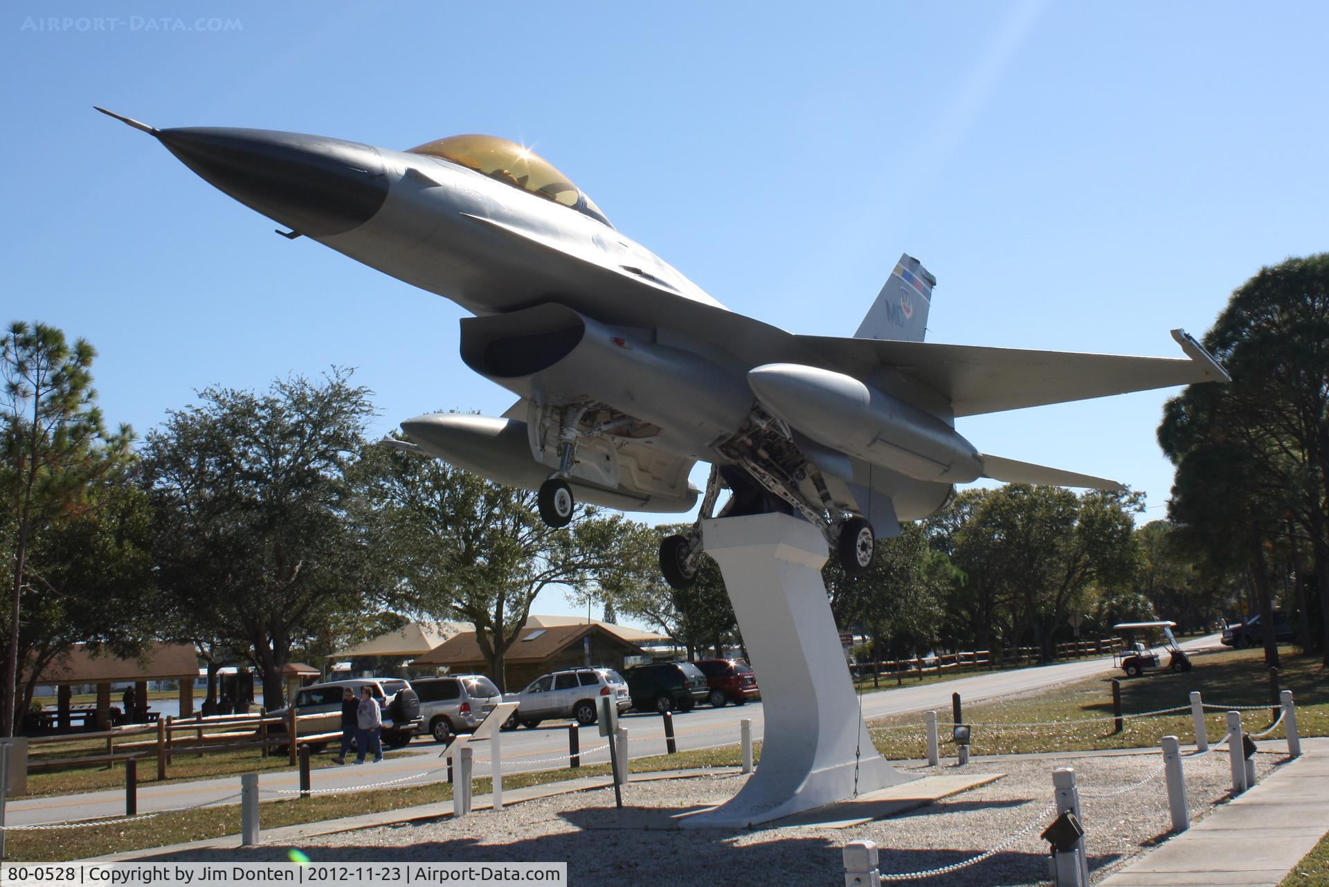 80-0528, General Dynamics F-16A Fighting Falcon C/N 61-249, An F-16 Fighting Falcon (80-0528) of the 56th Tactical Fighter Wing from MacDill Air Force Base sits on display at Freedom Lake Park