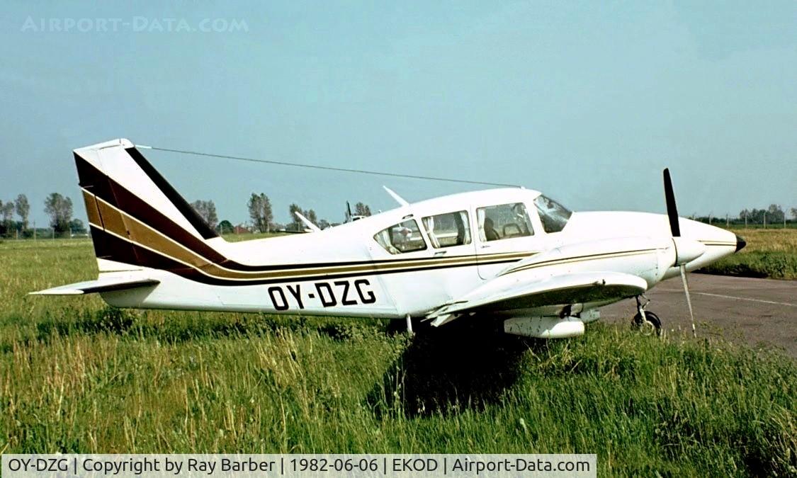OY-DZG, Piper PA-23-250 Aztec E C/N 27-7305217, Piper PA-23-250 Aztec E [27-7305217] Odense~OY 06/06/1982. Image taken from a slide.