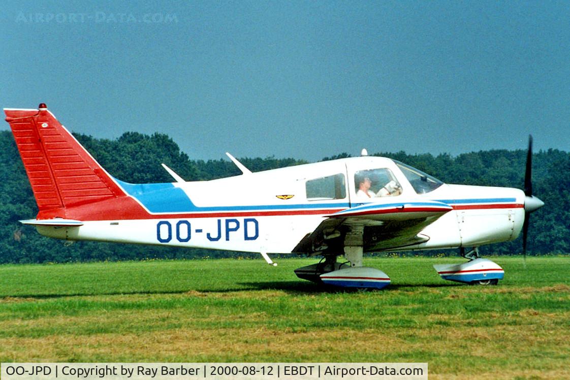 OO-JPD, 1974 Piper PA-28-140 Cherokee C/N 28-7425107, Piper PA-28-140 Cherokee Cruiser [28-7425107] Schaffen-Diest~OO 12/08/2000