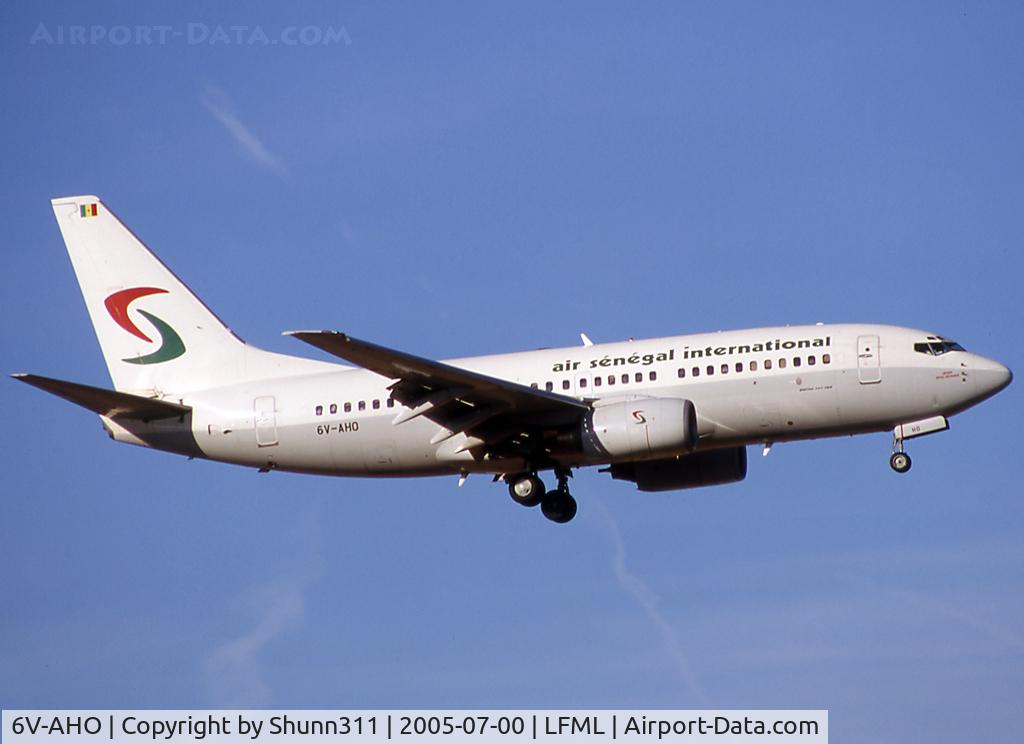 6V-AHO, 2001 Boeing 737-7BX C/N 30739, Landing rwy 32L