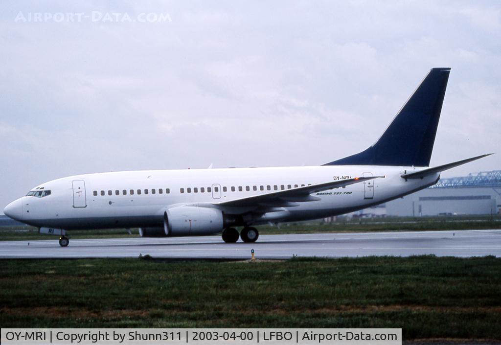 OY-MRI, 2001 Boeing 737-7L9 C/N 28014, Taxiing to the Terminal in basic new Maersk Air c/s without titles...