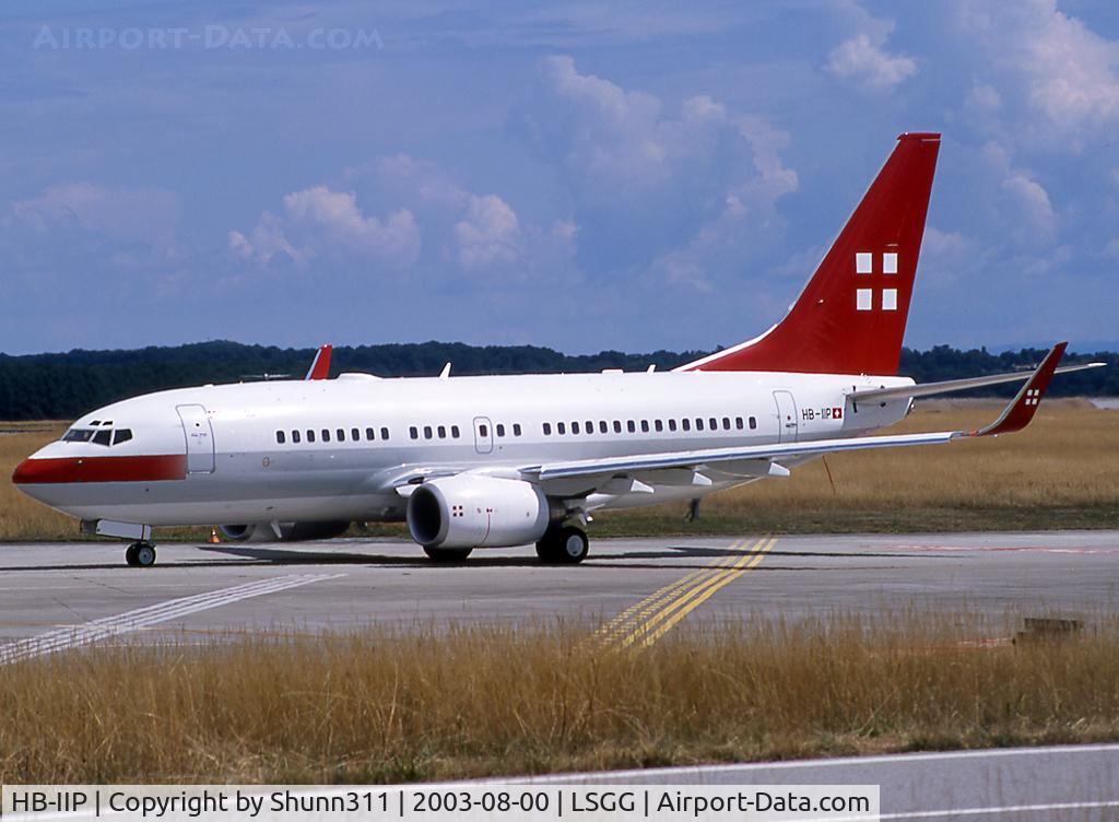 HB-IIP, 1999 Boeing 737-7AK C/N 29866, Waiting befor departure...