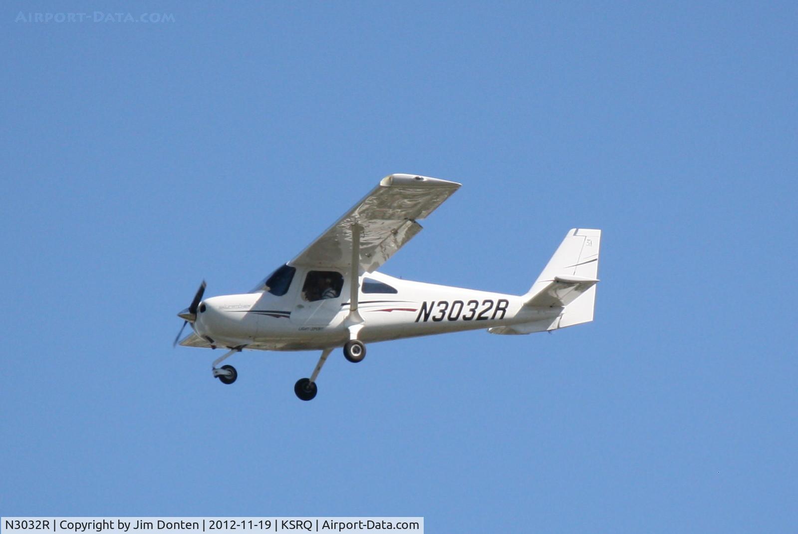 N3032R, Cessna 162 Skycatcher C/N 16200105, Cessna Skycatcher (N3032R) on approach to Sarasota-Bradenton International Airport
