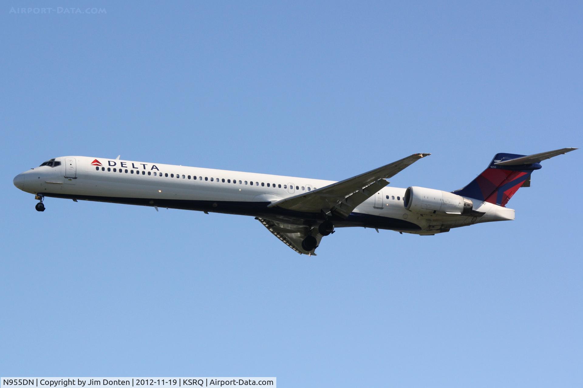 N955DN, McDonnell Douglas MD-90-30 C/N 53525, Delta Flight 2298 (N955DN) arrives at Sarasota-Bradenton International Airport following a flight from Hartsfield-Jackson Atlanta International Airport