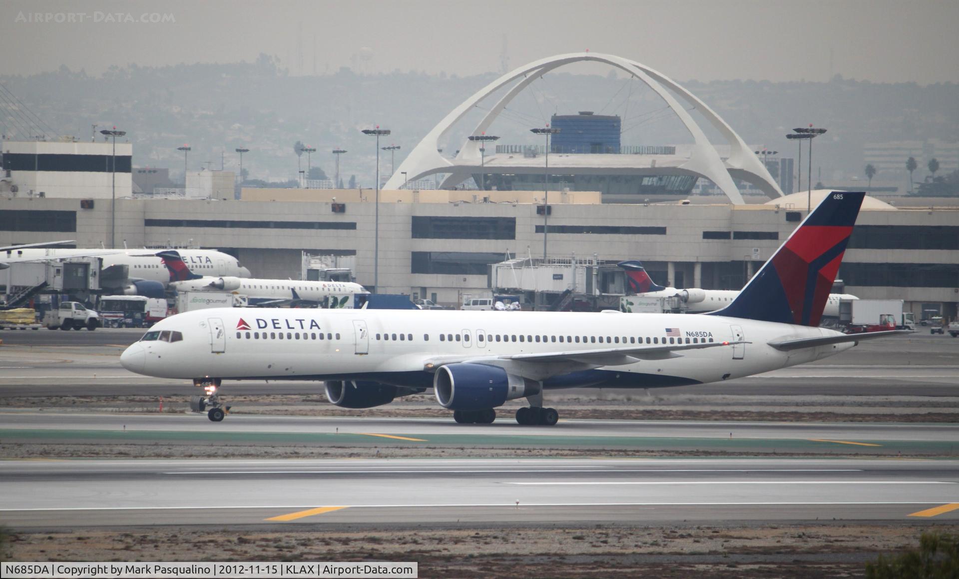 N685DA, 1995 Boeing 757-232 C/N 27588, Boeing 757-200