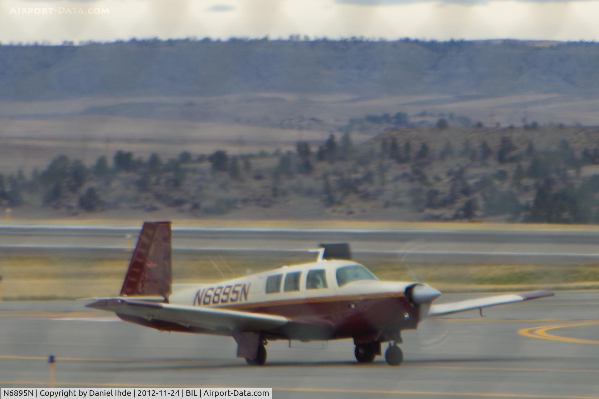 N6895N, 1968 Mooney M-20G Statesman C/N 680132, Mooney M-20G @ BIL