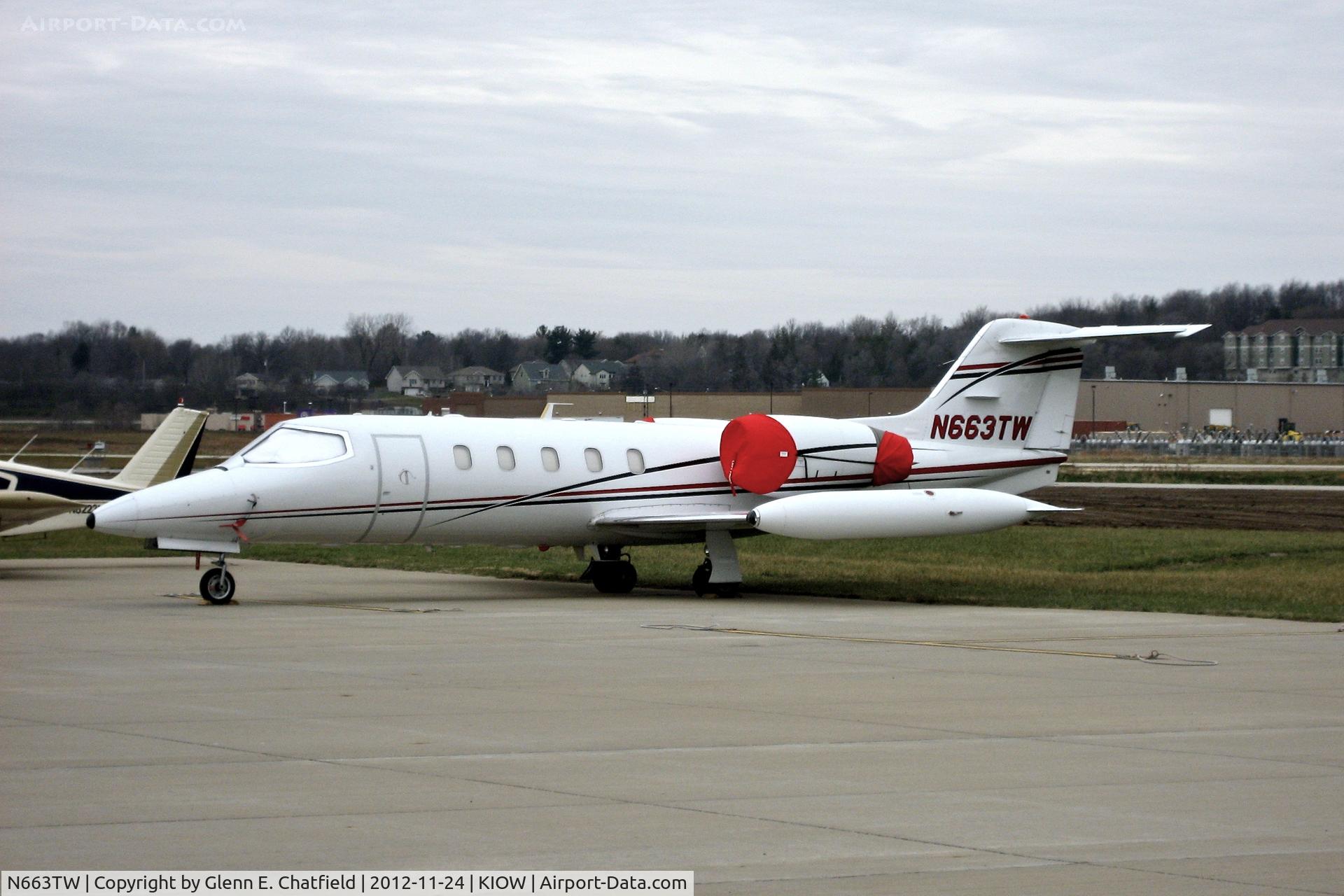 N663TW, 1990 Learjet 35A C/N 35A-662, On the ramp for the weekend