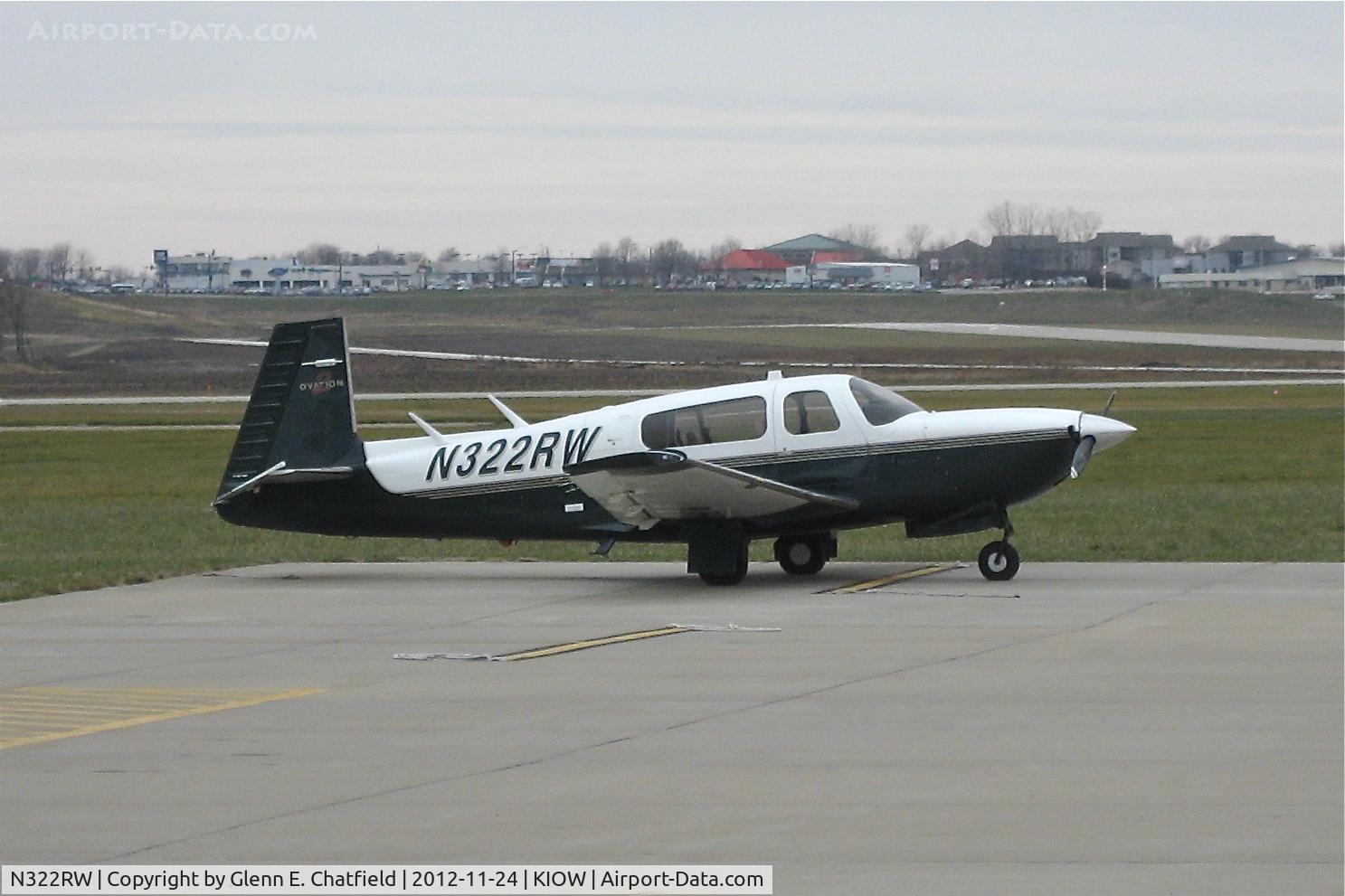 N322RW, 2000 Mooney M20R Ovation C/N 29-0218, Parked on the ramp, overcast day.
