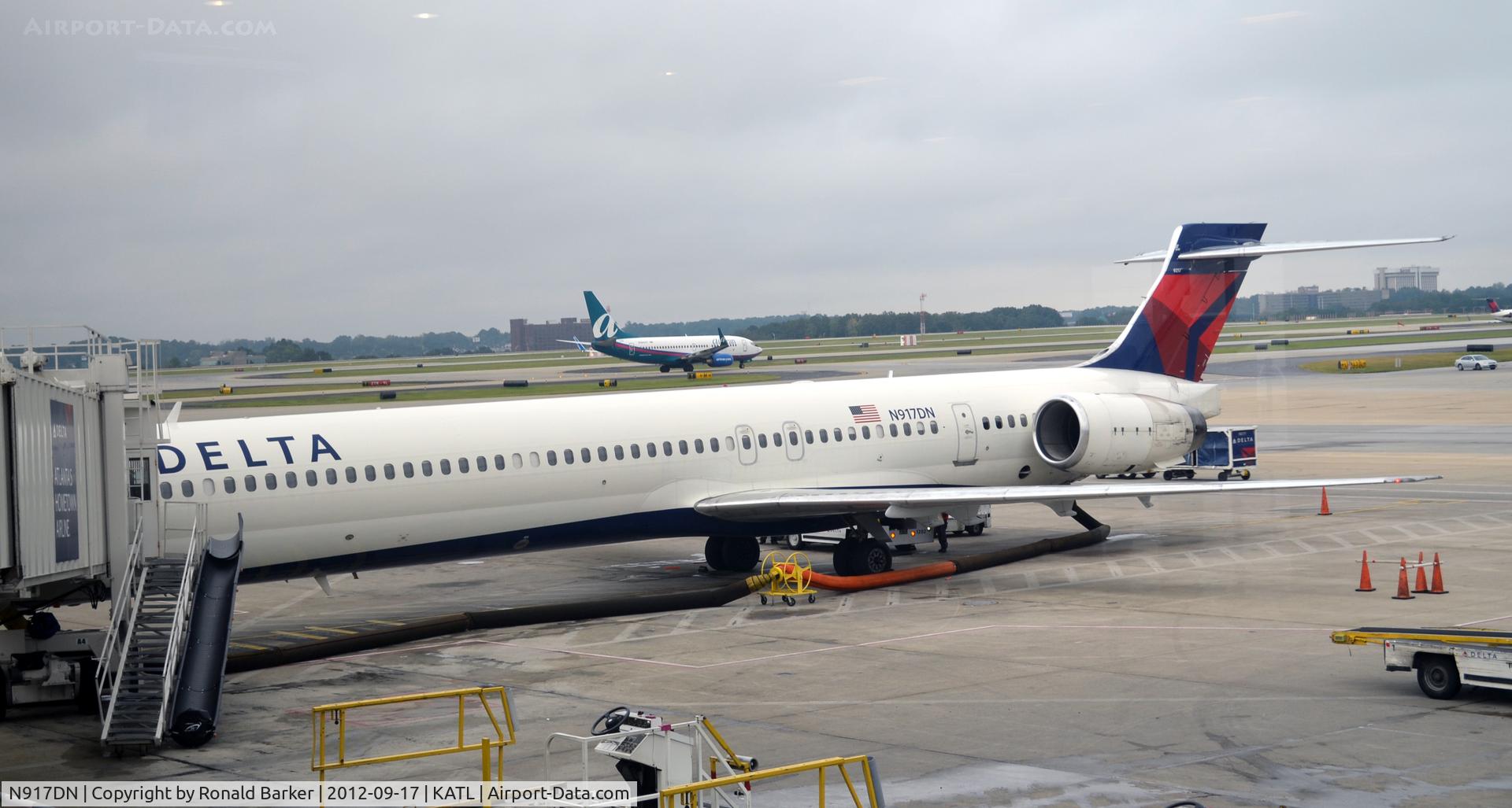 N917DN, 1996 McDonnell Douglas MD-90-30 C/N 53552, Atlanta
