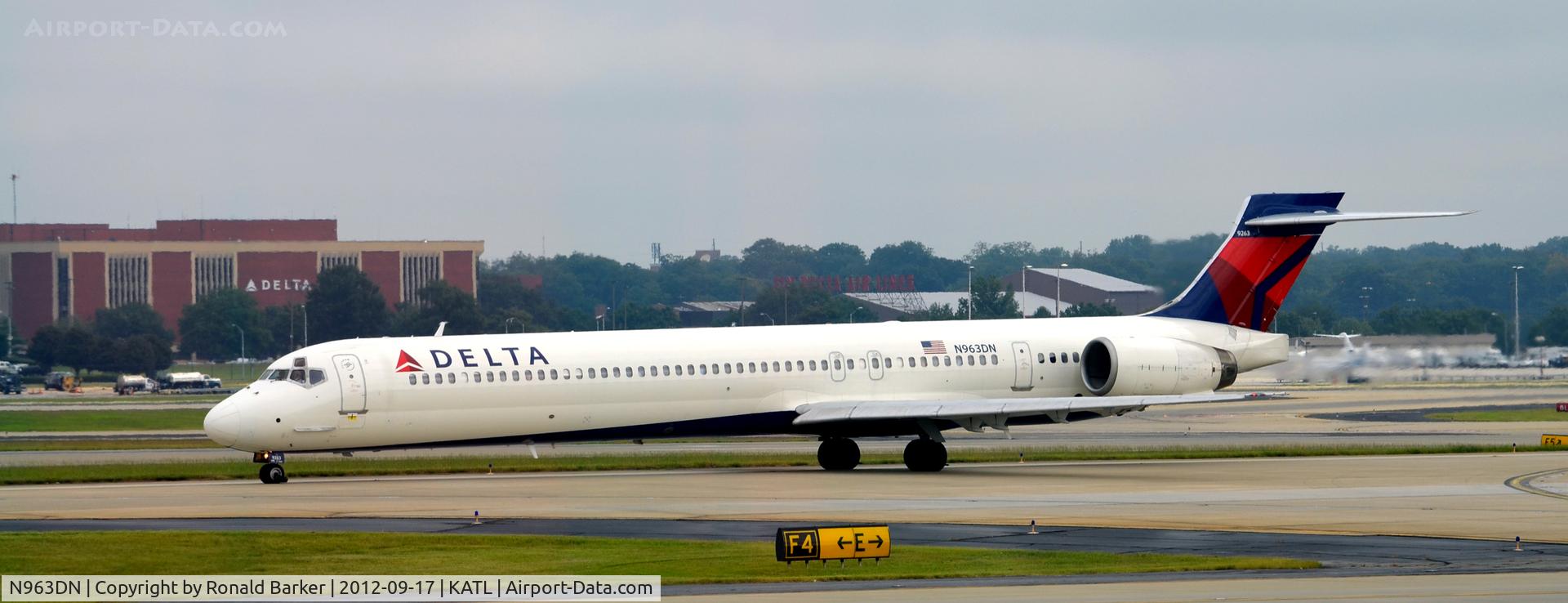 N963DN, 1998 McDonnell Douglas MD-90-30 C/N 53533, Taxi ATL