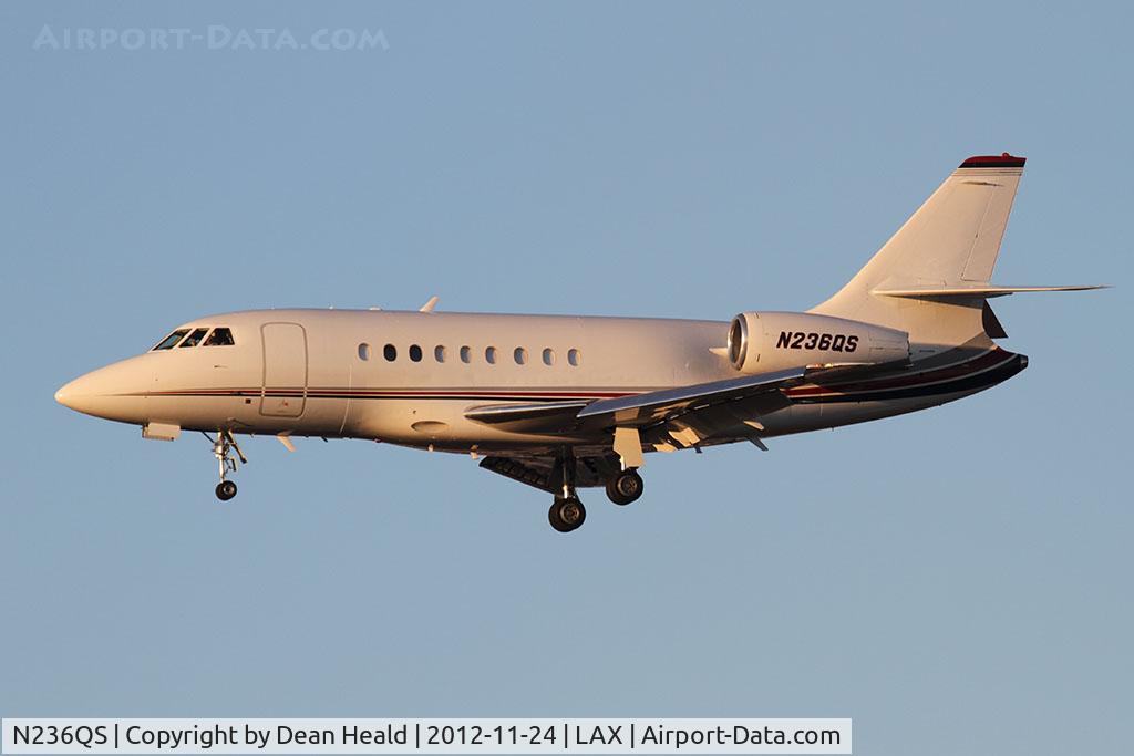 N236QS, 2000 Dassault Falcon 2000 C/N 136, NetJets Aviation N236QS (FLT EJA236) from San Jose Int'l (KSJC) on short final to RWY 25L.