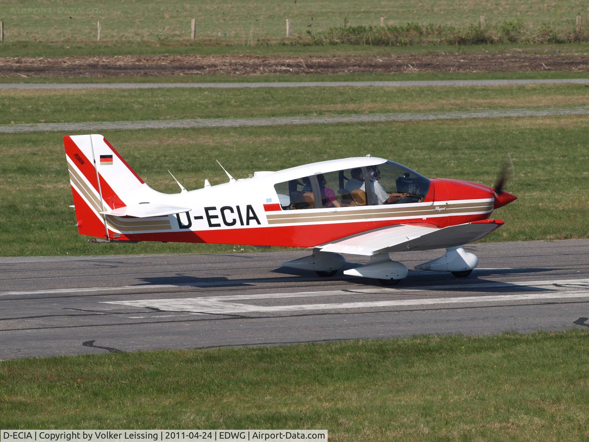 D-ECIA, 1990 Robin DR-400-180 Regent Regent C/N 1727, Take of RWY10 at EDWG (Wangerooge)