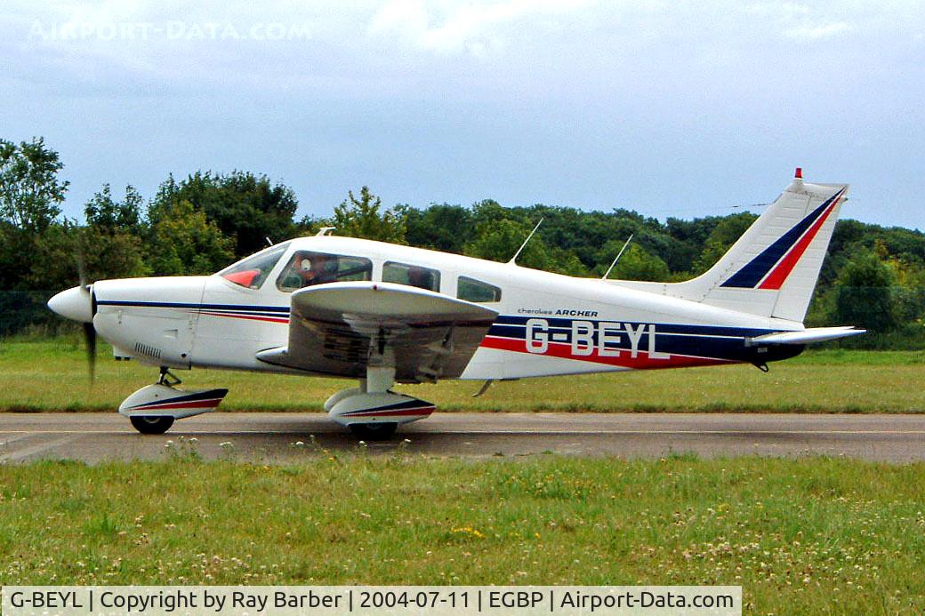 G-BEYL, 1974 Piper PA-28-180 Cherokee Archer C/N 28-7405098, Piper PA-28-180 Cherokee Archer [28-7405098] Kemble~G 11/07/2004