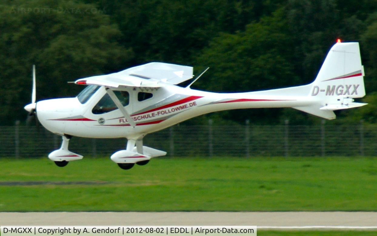 D-MGXX, 2010 Remos GX C/N 369, Flugschule Followme, seen here doing a touch and go for training at Düsseldorf Int´l (EDDL)