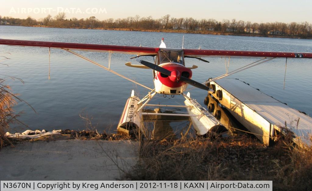 N3670N, 1946 Piper PA-12 Super Cruiser C/N 12-1921, Piper PA-12 Super Cruiser at the seaplane dock.
