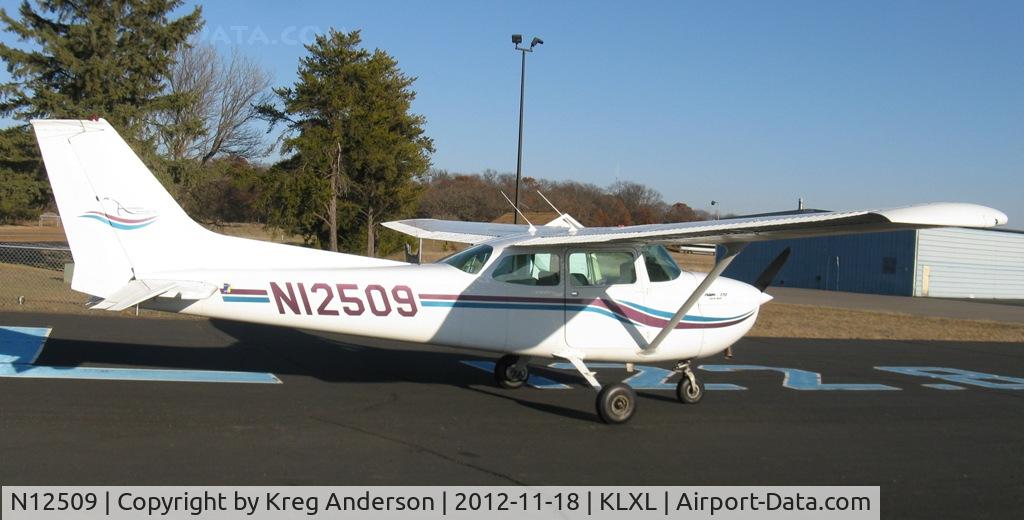 N12509, 1973 Cessna 172M C/N 17262030, Cessna 172M Skyhawk on the line in Little Falls, MN.