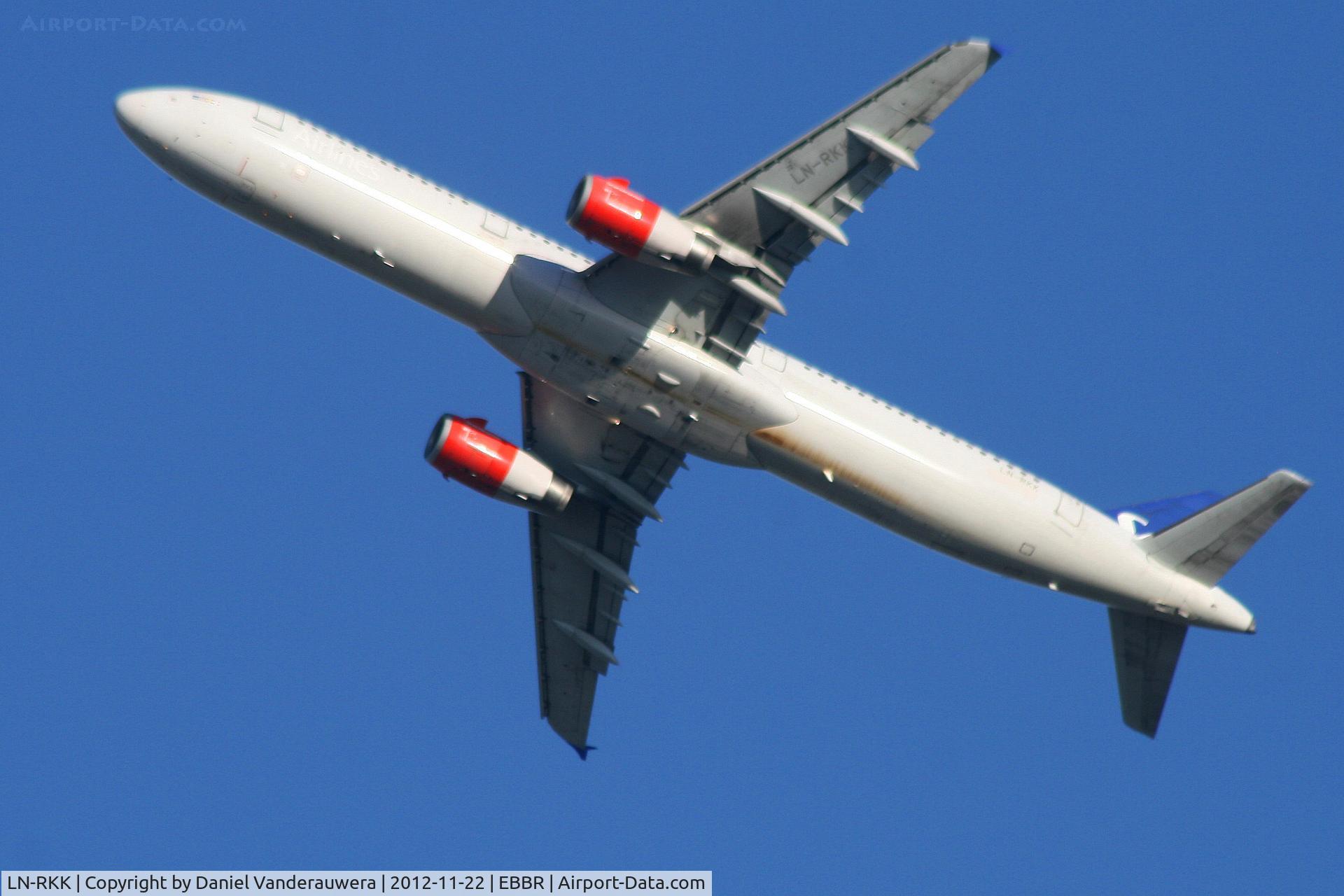 LN-RKK, 2002 Airbus A321-232 C/N 1848, Flighr SK594 is climbing from RWY 25R