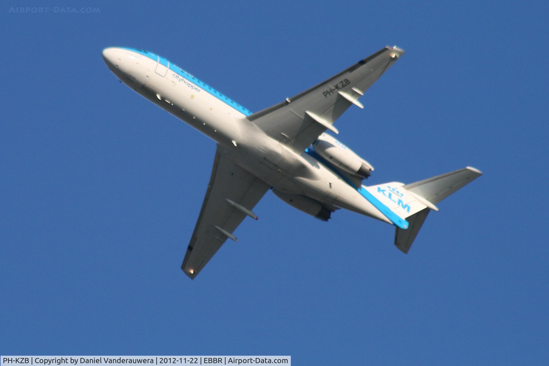 PH-KZB, 1996 Fokker 70 (F-28-070) C/N 11562, Flight KL1724 is climbing from RWY 25R