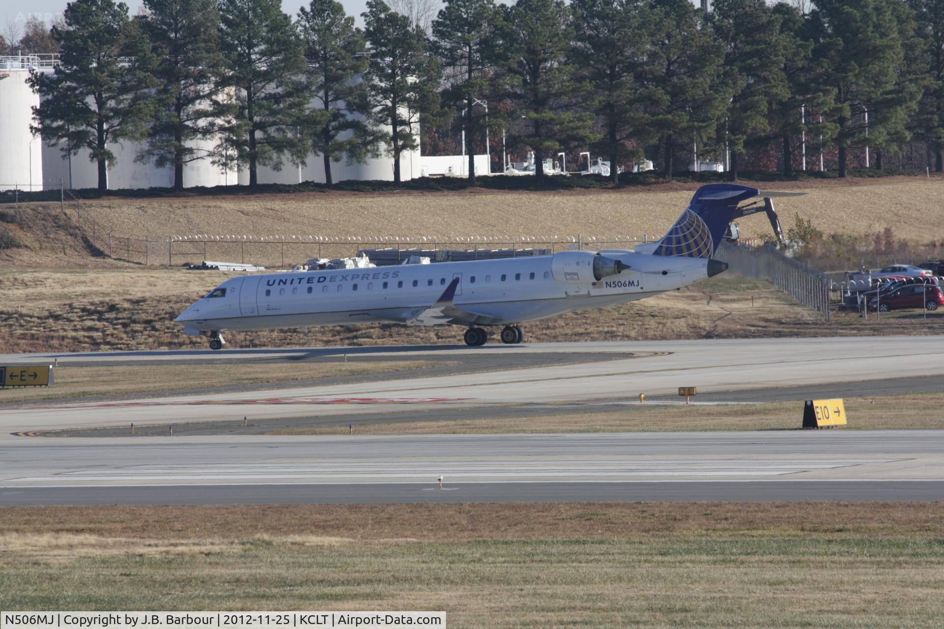N506MJ, 2002 Bombardier RJ-700 (CL-600-2C10) Regional Jet C/N 10073, UNITED EXPRESS