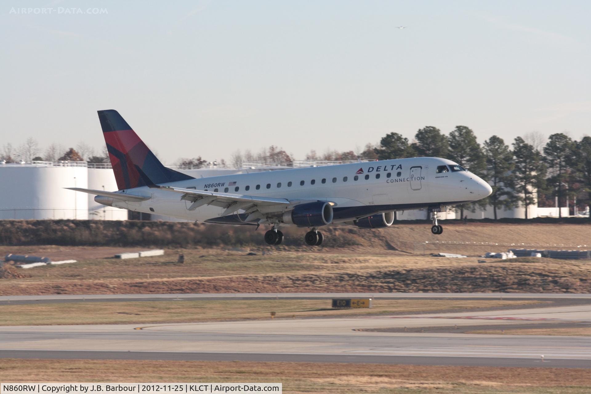 N860RW, 2005 Embraer 170SE (ERJ-170-100SE) C/N 17000084, DELTA ARRIVAL