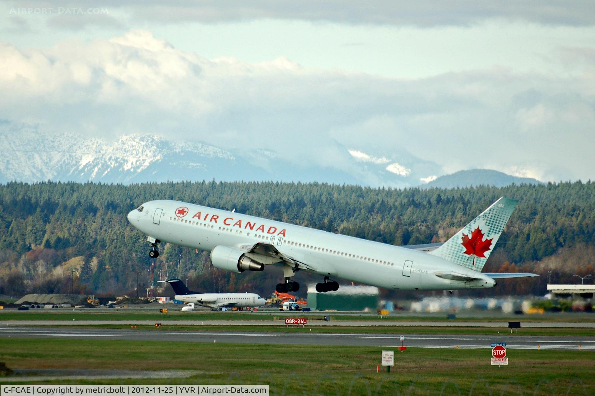 C-FCAE, 1988 Boeing 767-375/ER C/N 24083, Vancouver departure.