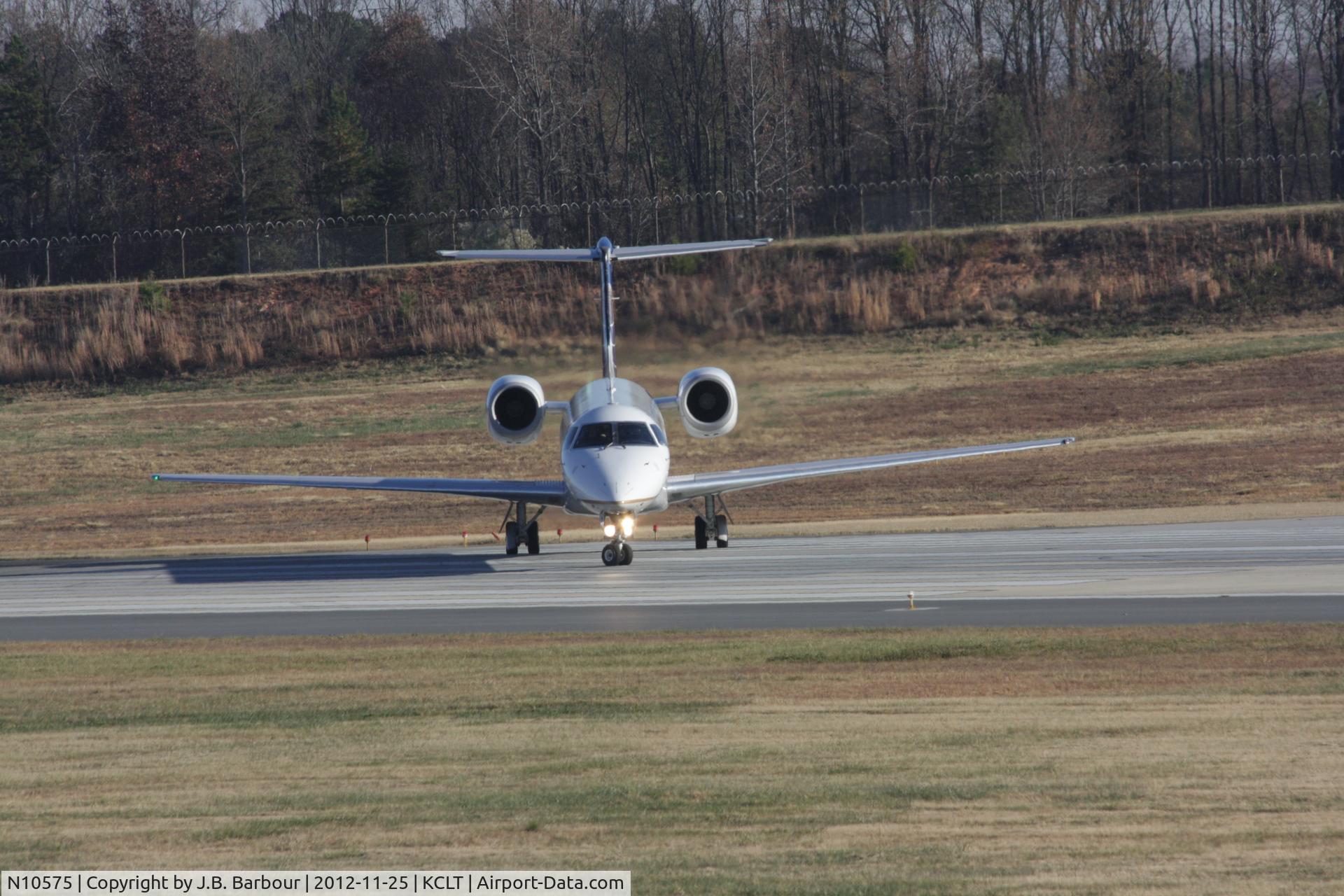 N10575, 2002 Embraer ERJ-145LR (EMB-145LR) C/N 145640, UNITED EXPRESS
