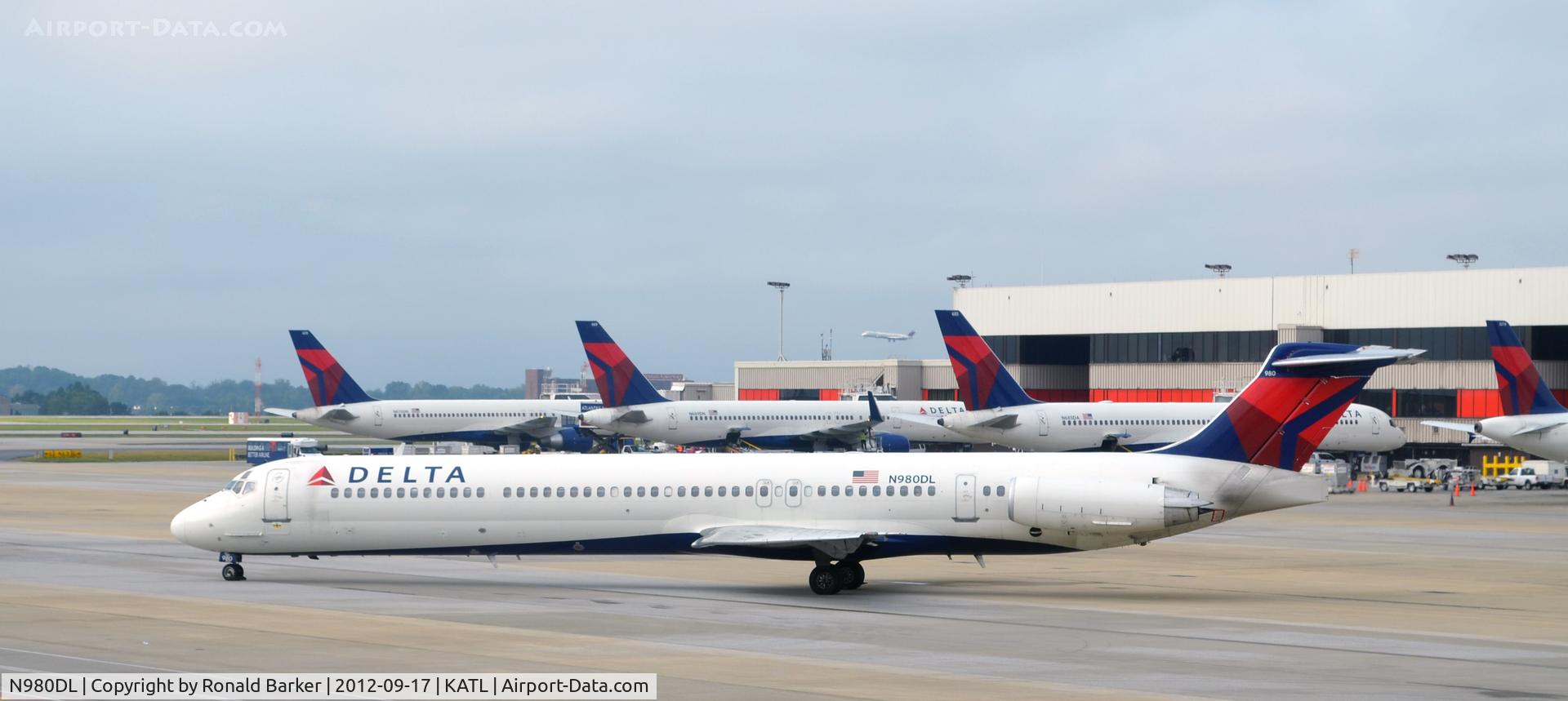 N980DL, 1991 McDonnell Douglas MD-88 C/N 53267, Taxi ATL