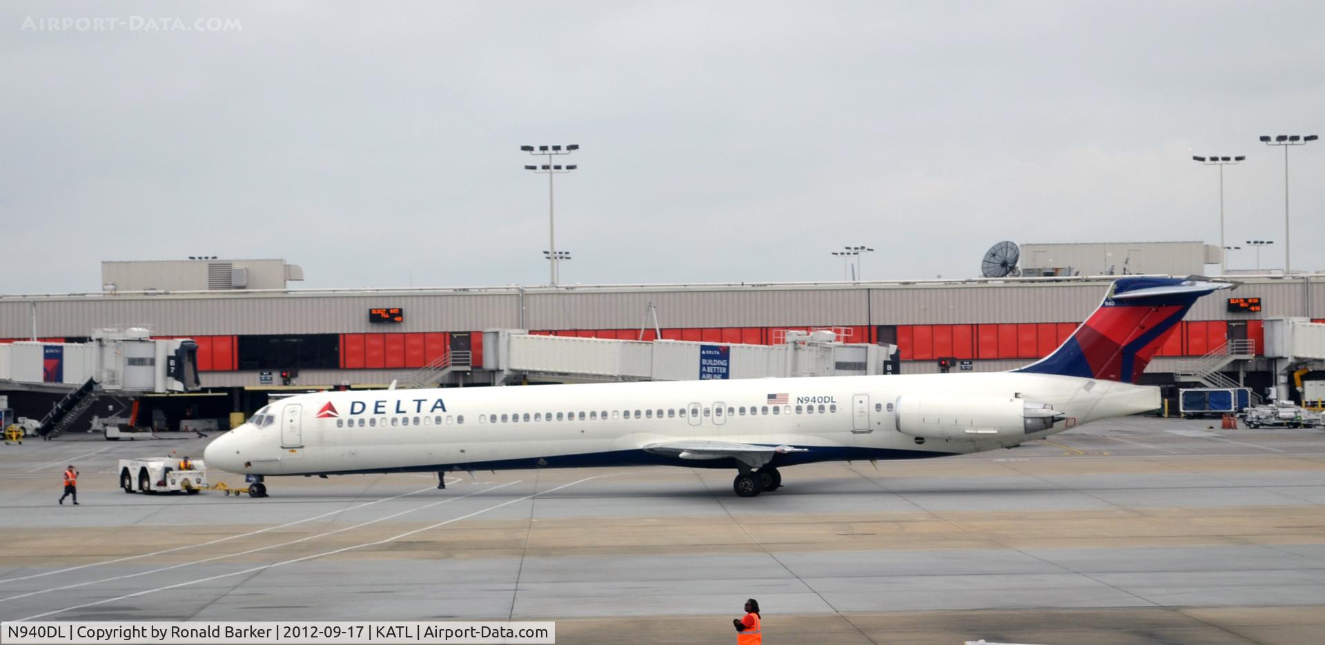 N940DL, 1989 McDonnell Douglas MD-88 C/N 49813, Taxi ATL