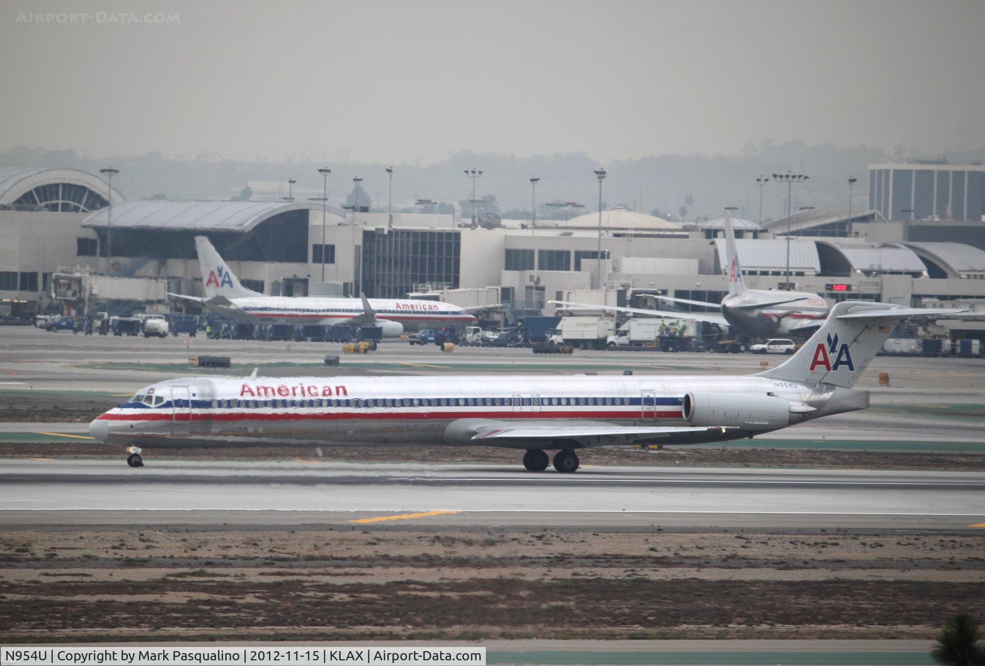 N954U, 1987 McDonnell Douglas MD-82 (DC-9-82) C/N 49426, MD-82