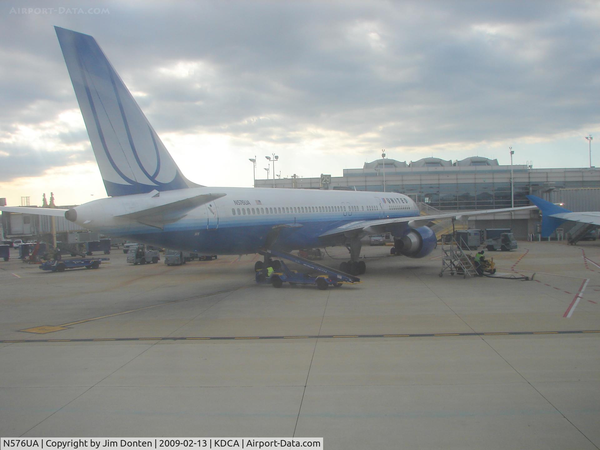 N576UA, 1993 Boeing 757-222 C/N 26690, United 752 at the gate as viewed from an arriving flight to Reagan National Airport