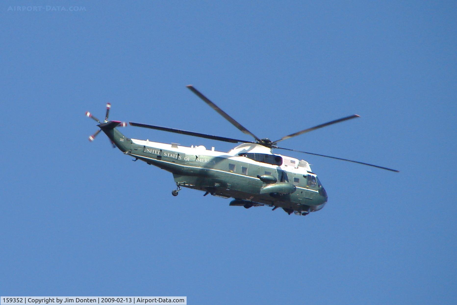 159352, Sikorsky VH-3D Sea King C/N 61-726, A presidential white top of HMX-1 performs training flights over Washington DC
