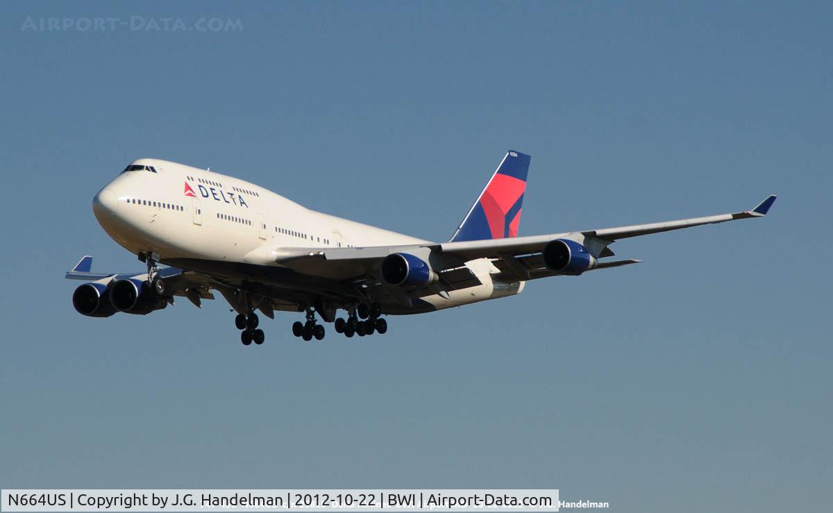 N664US, 1989 Boeing 747-451 C/N 23819, on final