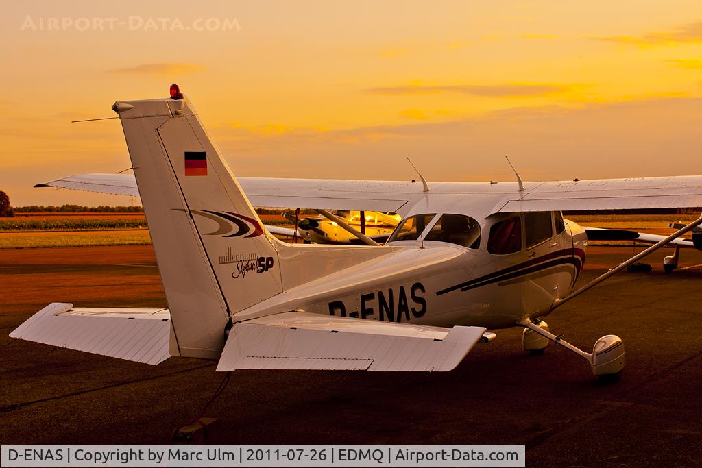 D-ENAS, Cessna 172S C/N 172S8631, Sunset at edmq.
